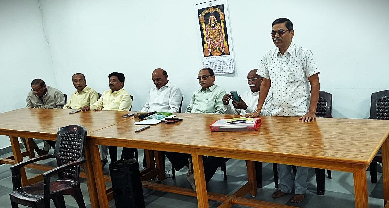 9 K Pandurangaiah Garu sharing his views about association activities.jpeg